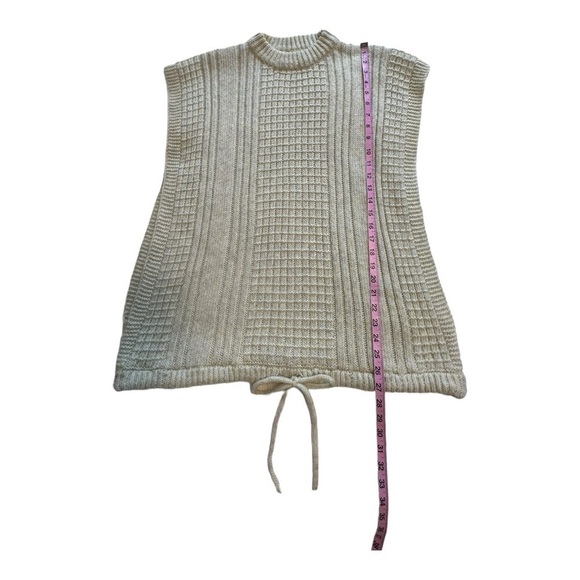 Universal Threads Sleeveless Knit Boxy Drawstring Vest One Size - Picture 10 of 12